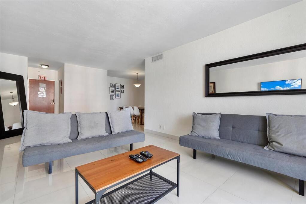 Beachfront 2 Bedroom At Tides Hollywood 8Th Floor Exterior foto